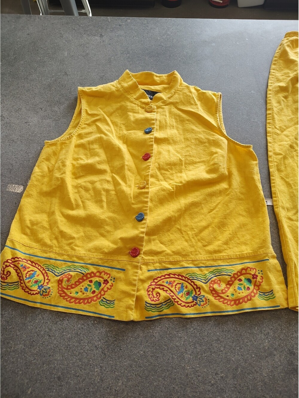 Vintage Sag Harbor Linen Blend 2pc Set Yellow Barrel Leg Capri Pants Vest Sz 12